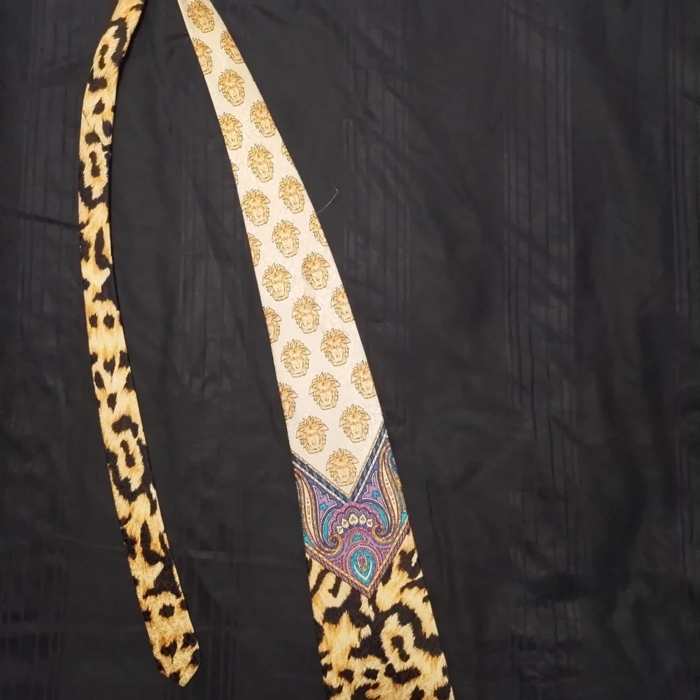 Versace Gold and Black Patterned Tie - Picture 3 of 3